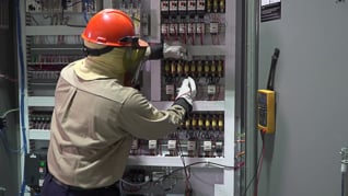 Safe Electrical Work Practices And The 2024 NFPA 70E For Electrical Workers - Image 4