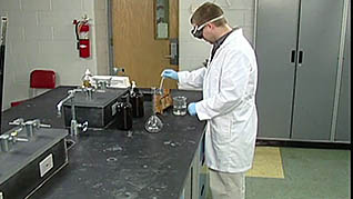 Laboratory Safety: Safe Handling of Laboratory Glassware - Image 2