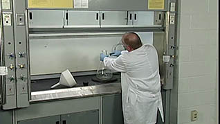 Laboratory Safety: Safe Handling of Laboratory Glassware - Image 3