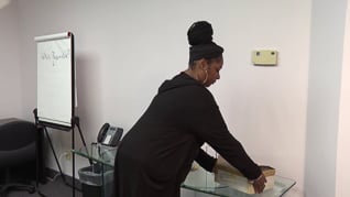 Safe Lifting In Office Environments - Image 2