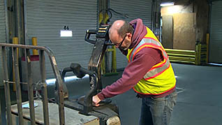 Motorized Pallet Truck Safety - Image 4