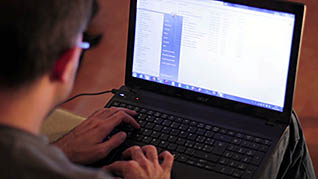 Legal E-Mail And Text Messaging At Work - Image 4